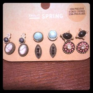 6 pairs of earrings